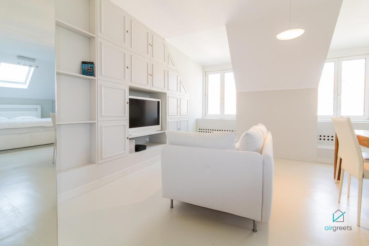 Modern, Minimalist Flat In Appartamento Vienna